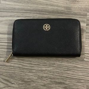 Tory Burch zip wallet